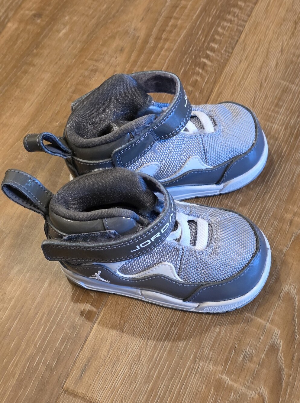 Nike Air Jordan Flight TR 97 Toddler Size 4C Gray & White. Good condition